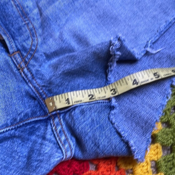 Levis 501 Jean shorts - Picture 6 of 11